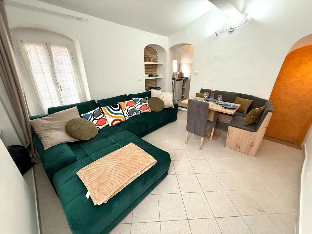 Apartment Suite Arnaldo 6 - Sanremo Italy